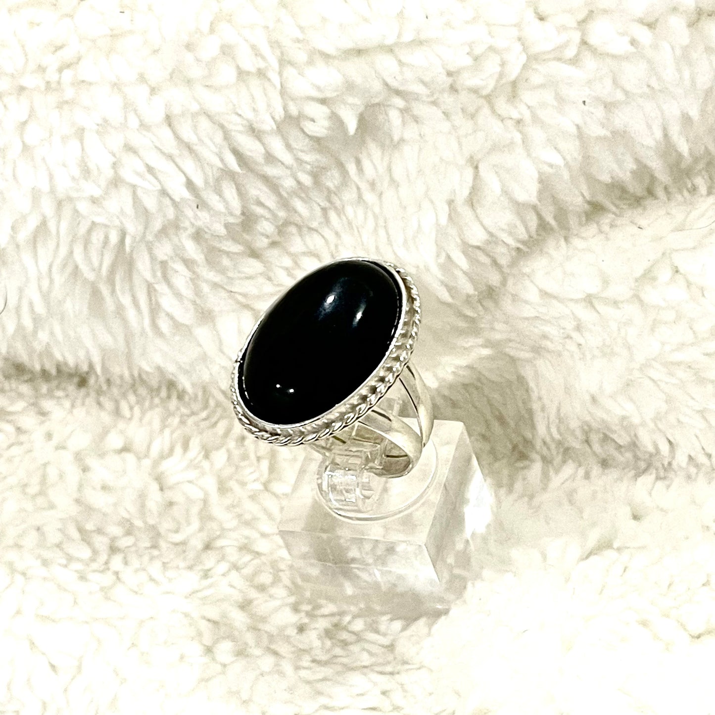 Silver and Onix Gemastone Ring