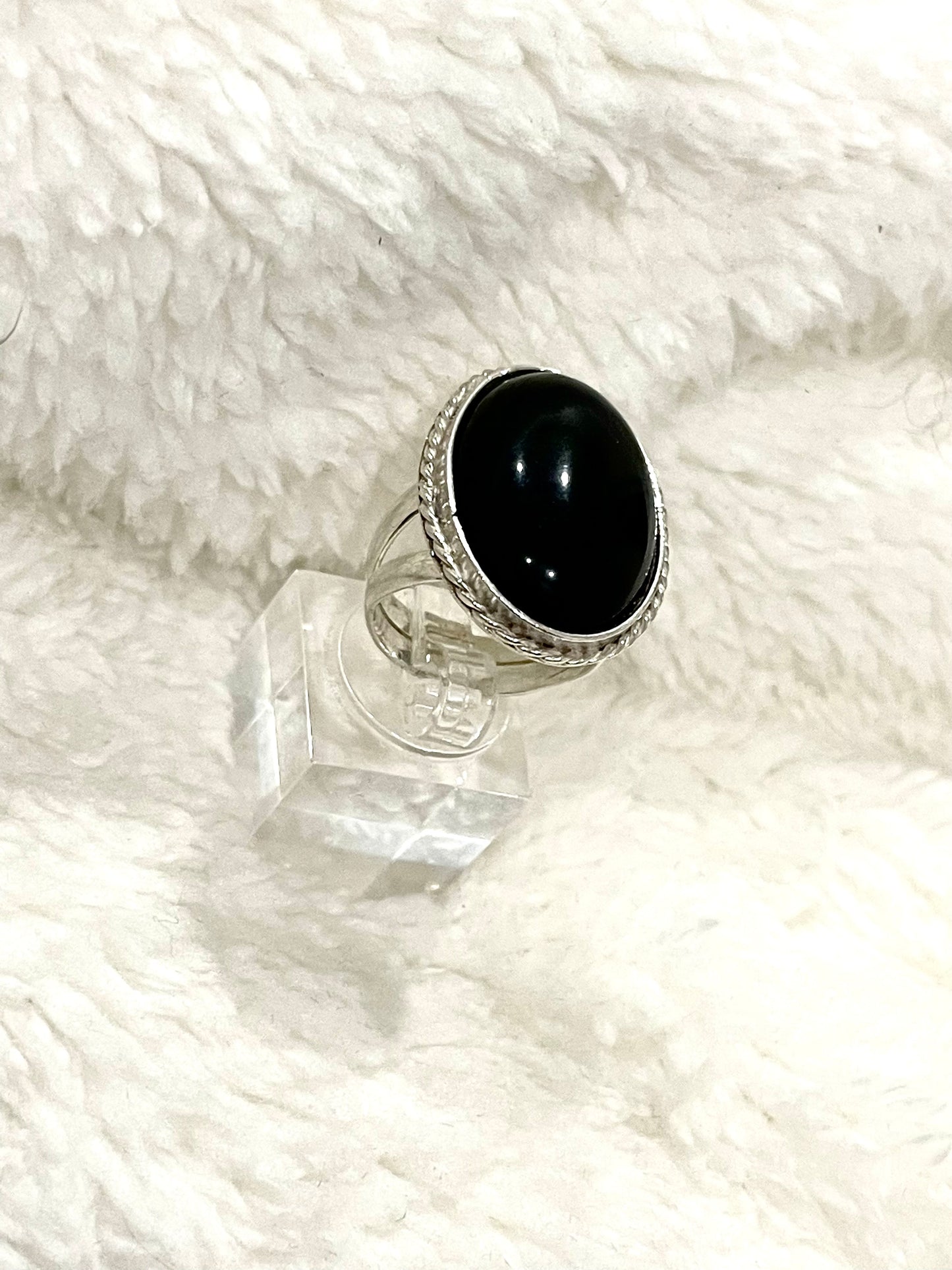 Silver and Onix Gemastone Ring