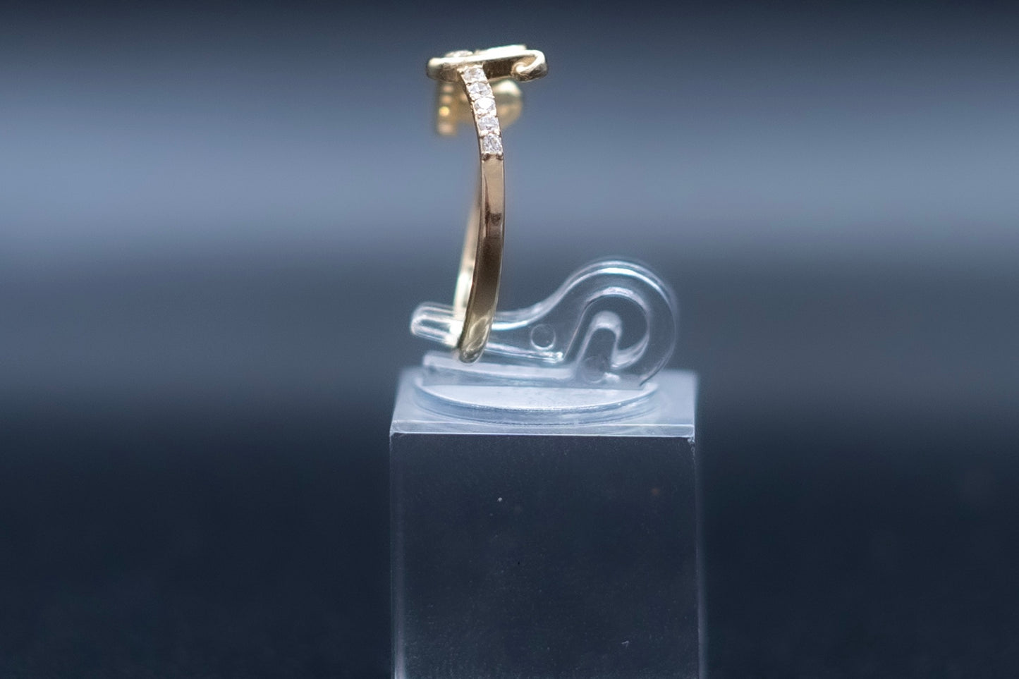 Lovely ring-14k gold ring