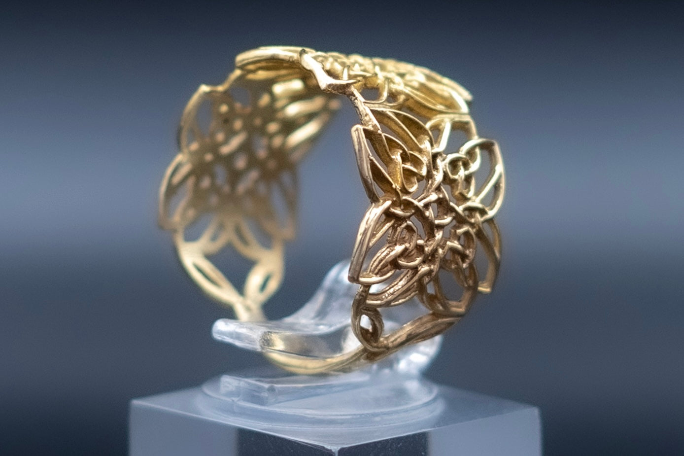 Flowers-14k gold ring