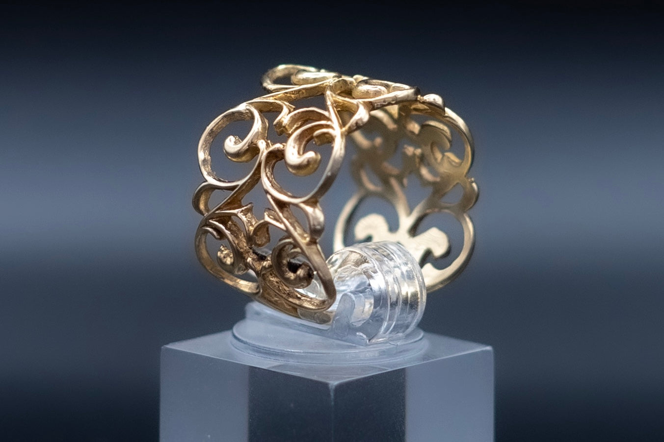 Classic-14k gold ring