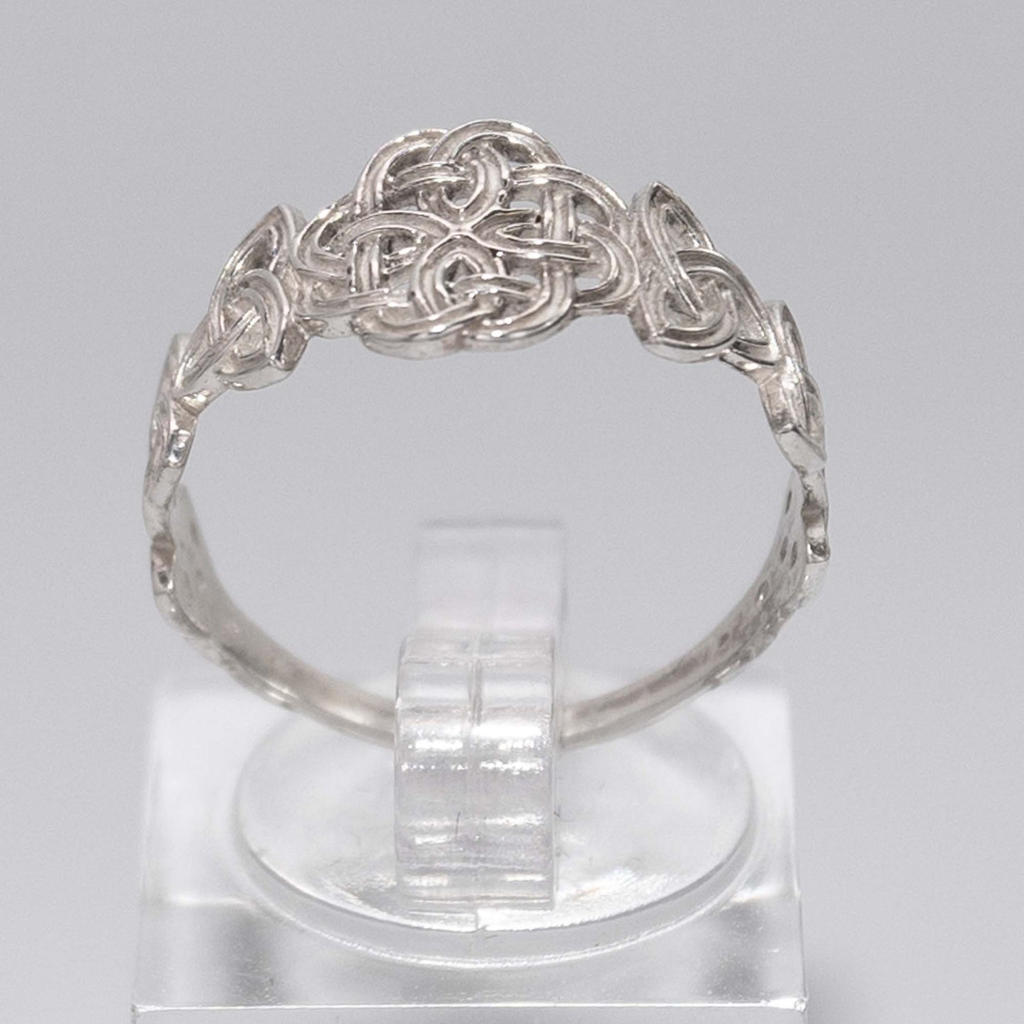Breezy-  925 Silver ring